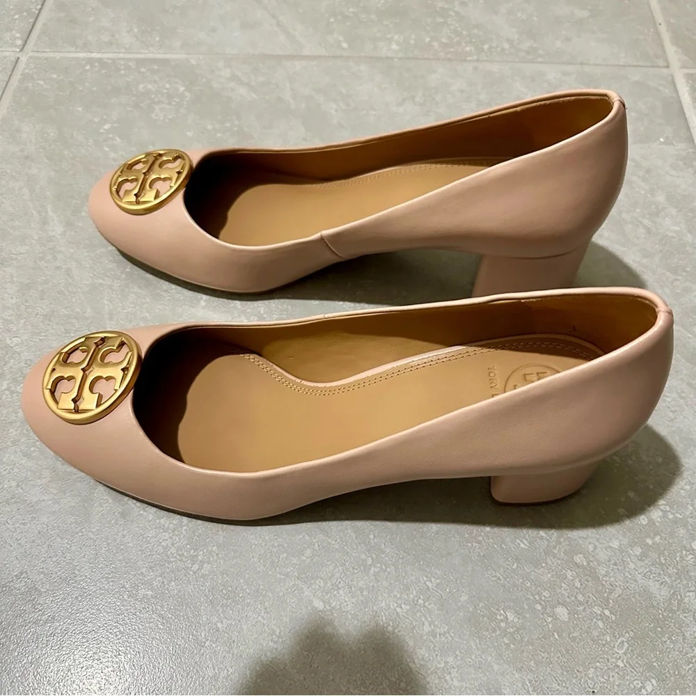 TORY BURCH Chelsea Pump (size: 10)
